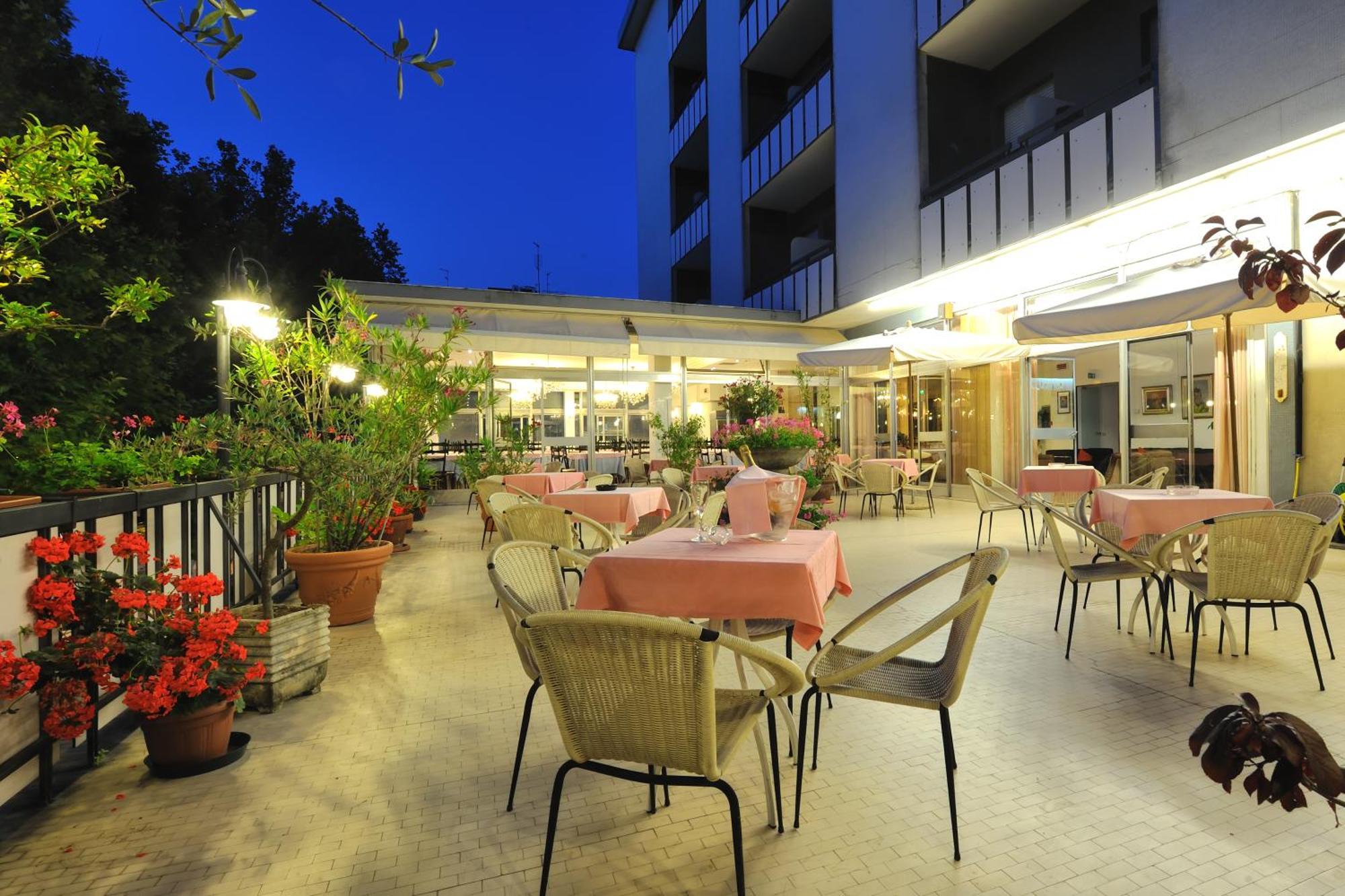Hotel Miramare Et De La Ville Rimini Exterior photo